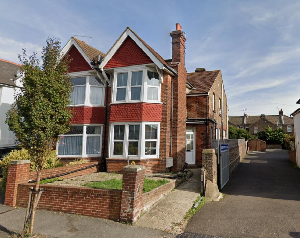 Cavendish Avenue, Eastbourne, East Sussex, BN22 8EN